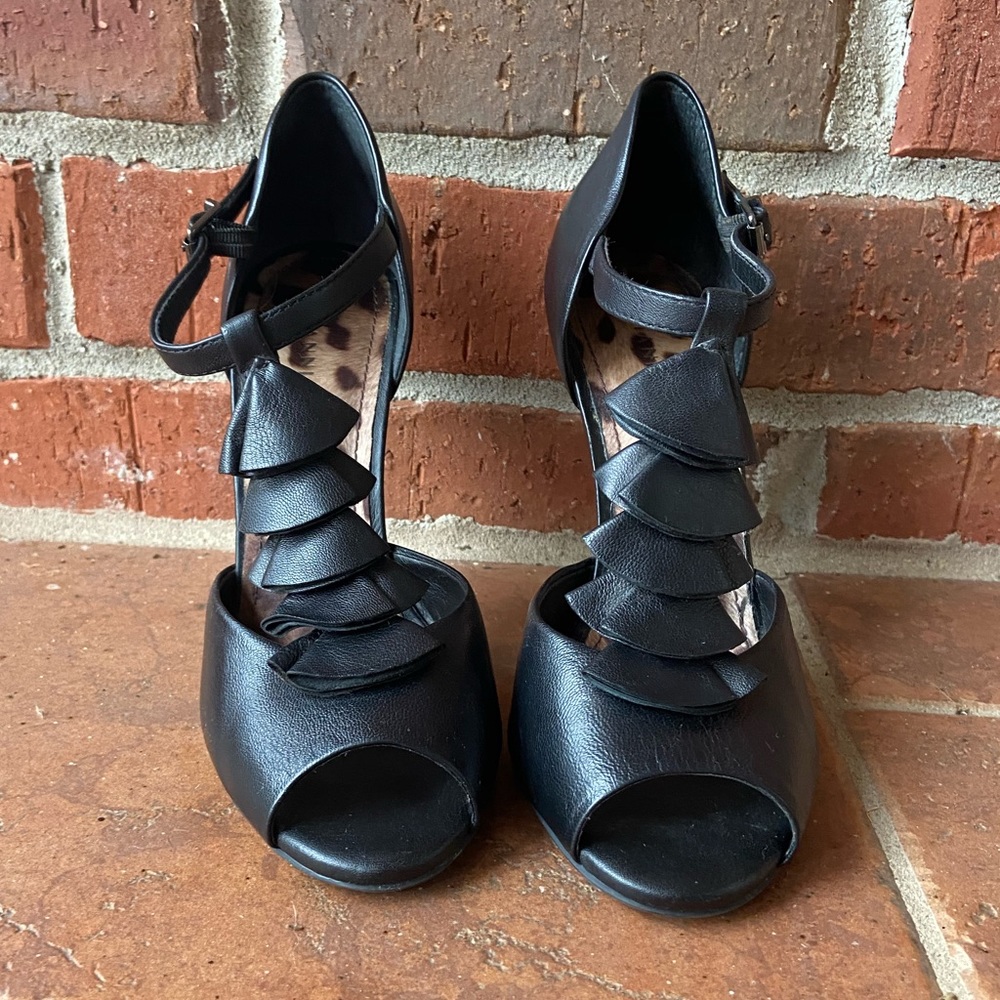 Gianni Bini black leather high heels